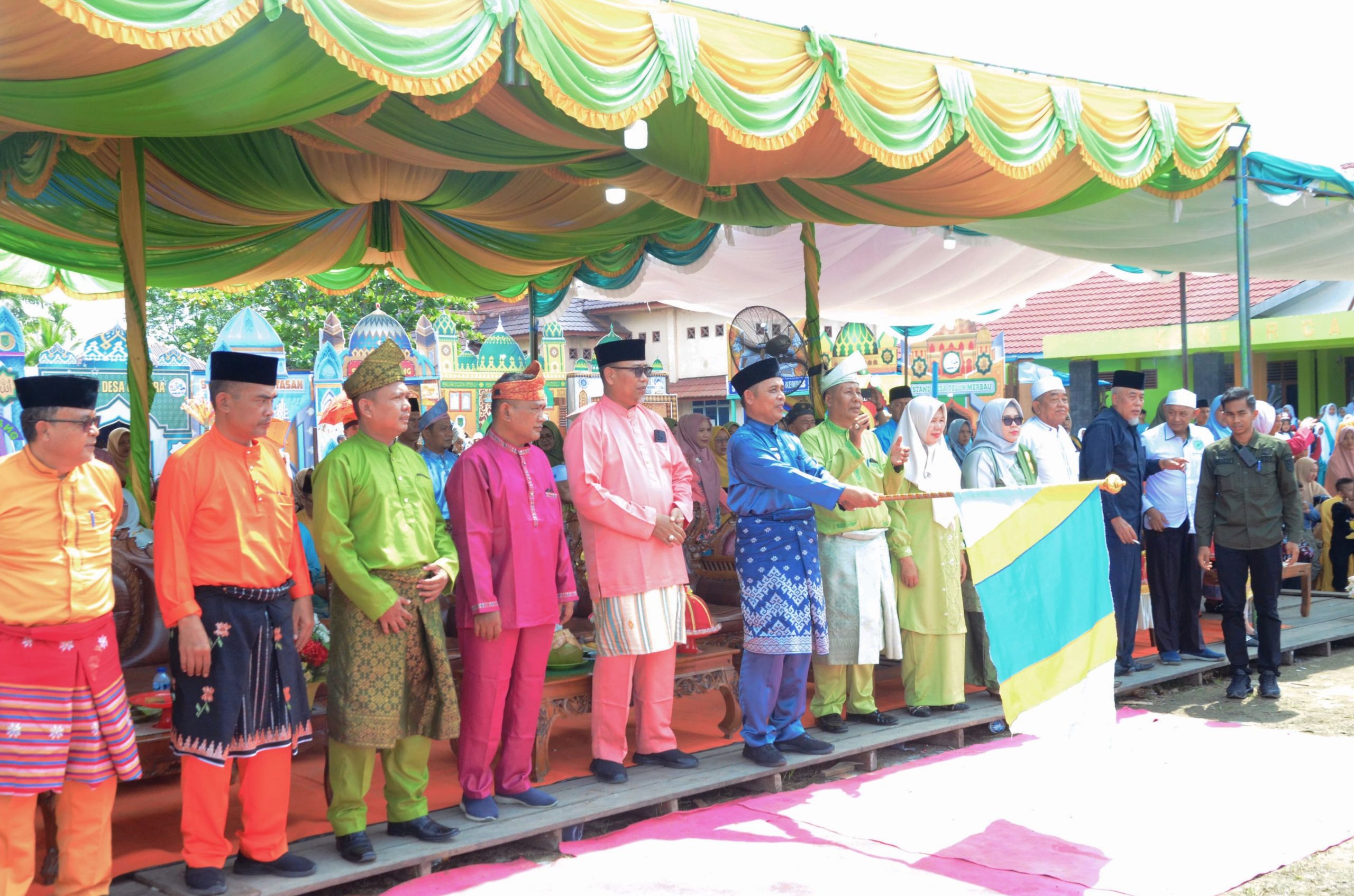 Pawai Ta Aruf Dan Pembukaan Stand Bazar MTQ Ke 28 Tingkat Kecamatan