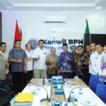 Sambangi Kanwil BPN Prov. Riau, Bupati Inhil Inisiasi Pertemuan PT. THIP Dengan PT. GIN