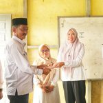 Plh Bupati Inhil Tinjau SDN 007 Parit 3 Teladan Kayu Raja, Serahkan Bantuan Pribadi untuk Pembangunan Sekolah